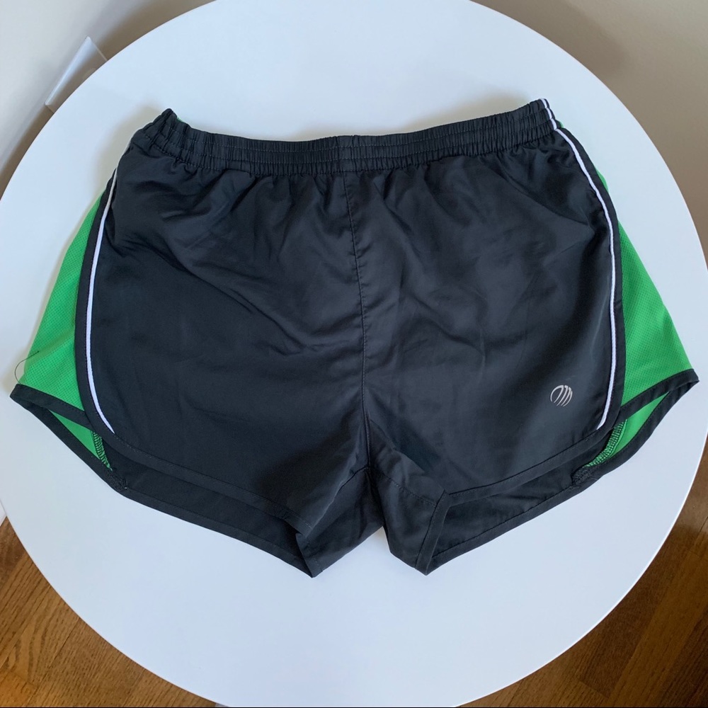 🛍 2/$15 Size M Running shorts with liner